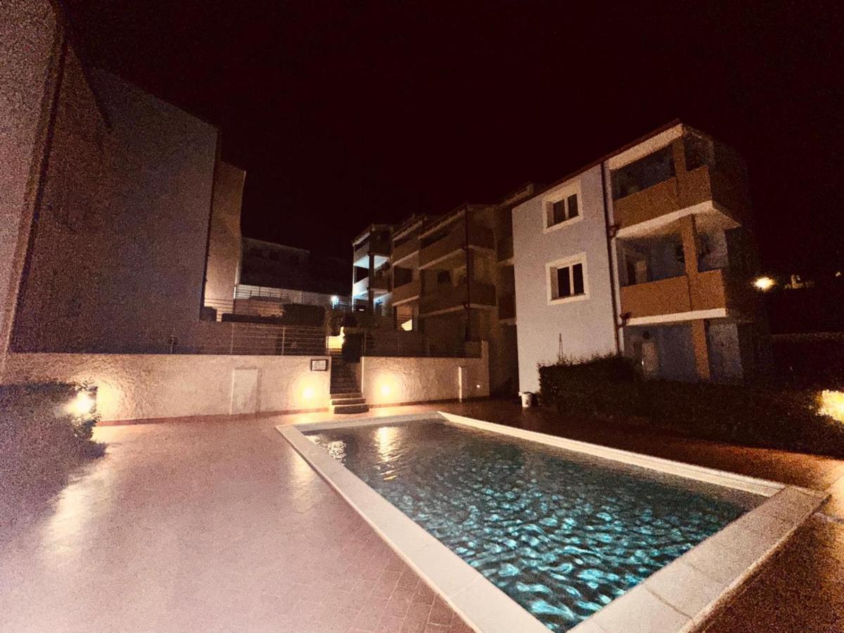 Mare Blue Apartment Badesi Luaran gambar